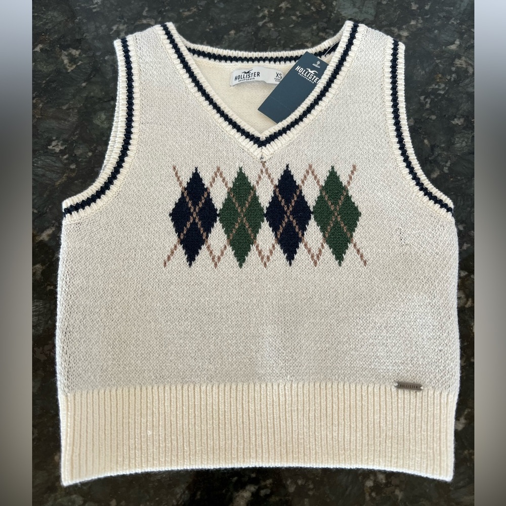 Hollister Patterned Crop Sweater Vest. Size XS.